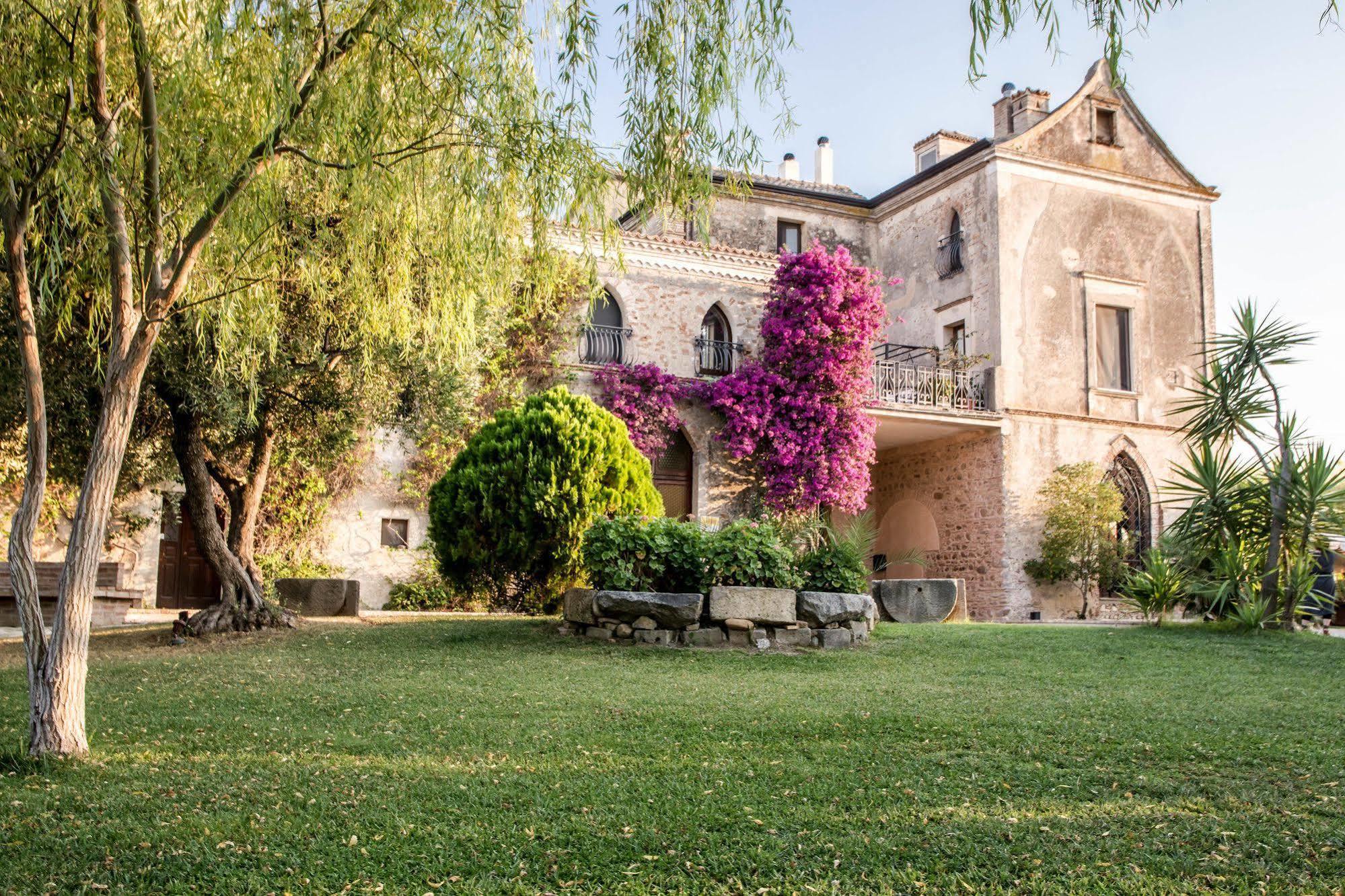 Гостевой дом Le Colline Del Gelso-Masseria Mazzei Россано Экстерьер фото